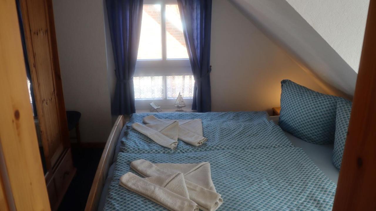 Ferienwohnung " Lee " Нойхарлингерзийл Екстериор снимка